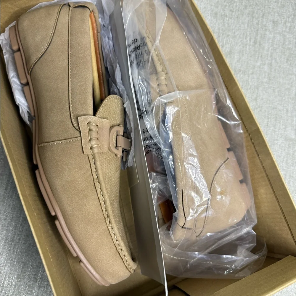 Steve Madden Men’s Dress Loafers Size 9 Beige Buckle Slip On Business Casual NIB - Picture 2 of 4